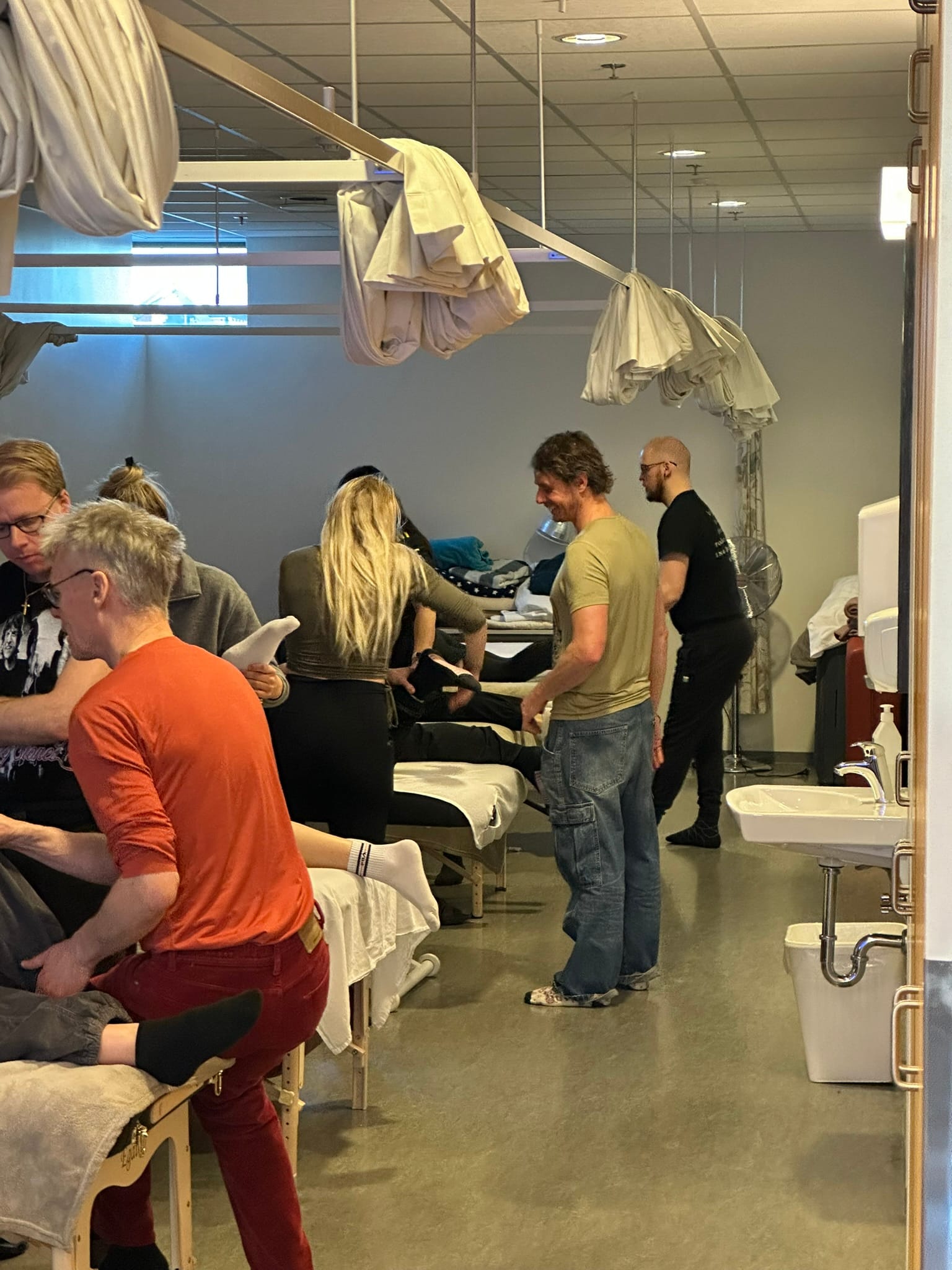 Af hverju festast meðferðaraðilar í einni nálgun?