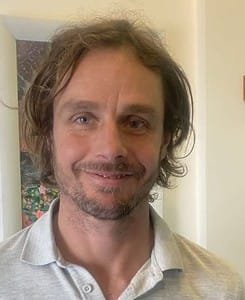 Matt East, kennari